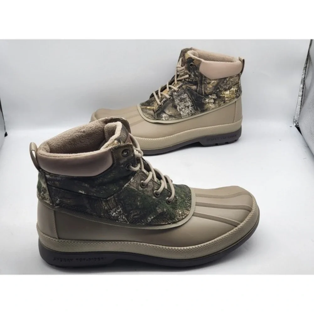 Sperry men top