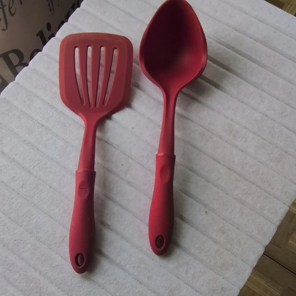 Red Plastic Slotted Turner & Cooking Spoon Set, Kitchen Utensils,‎ 2-Piece