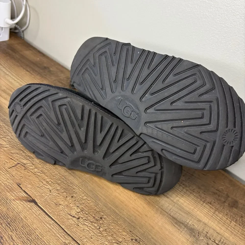 UGG bundles items