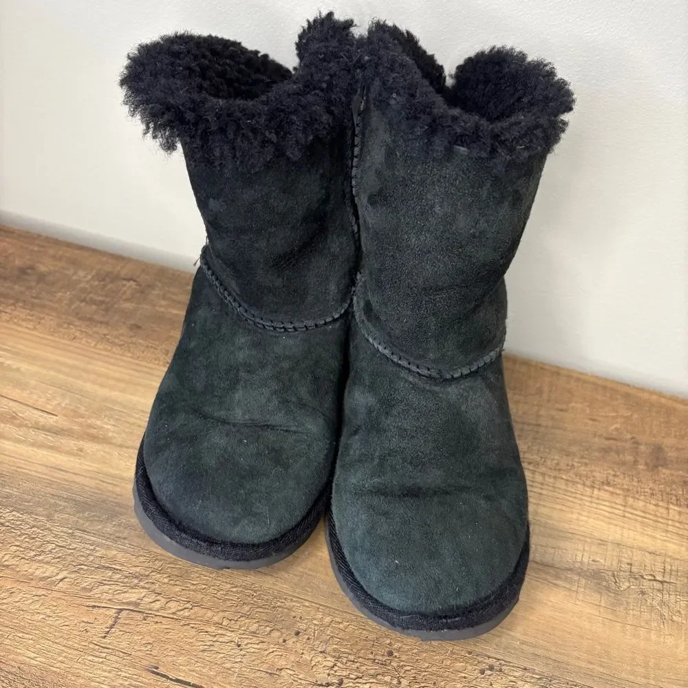UGG bundles items