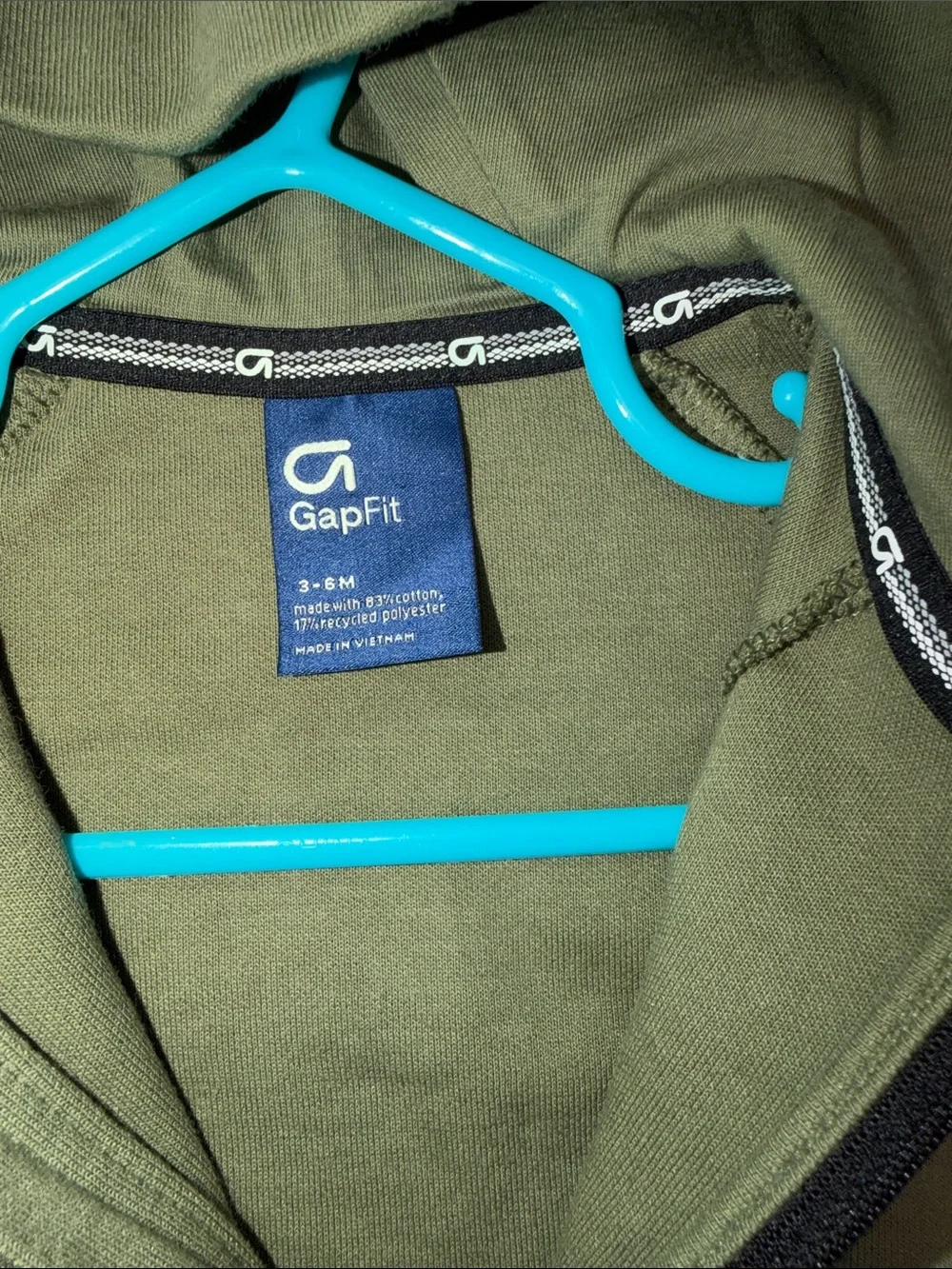 GAP cozy olive