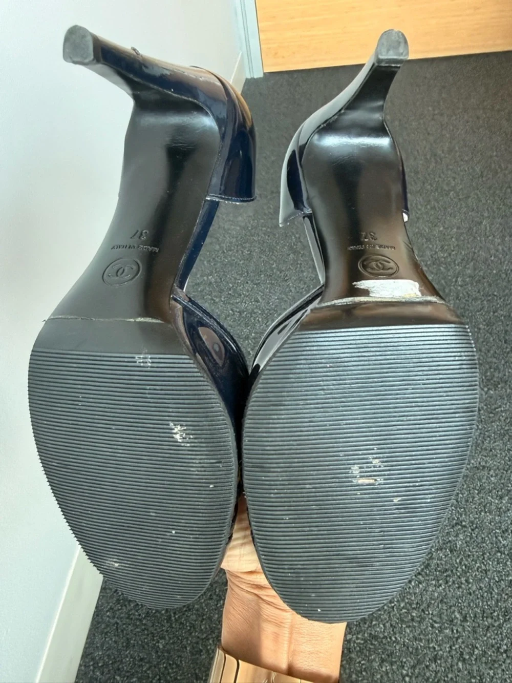 CHANEL classic heels