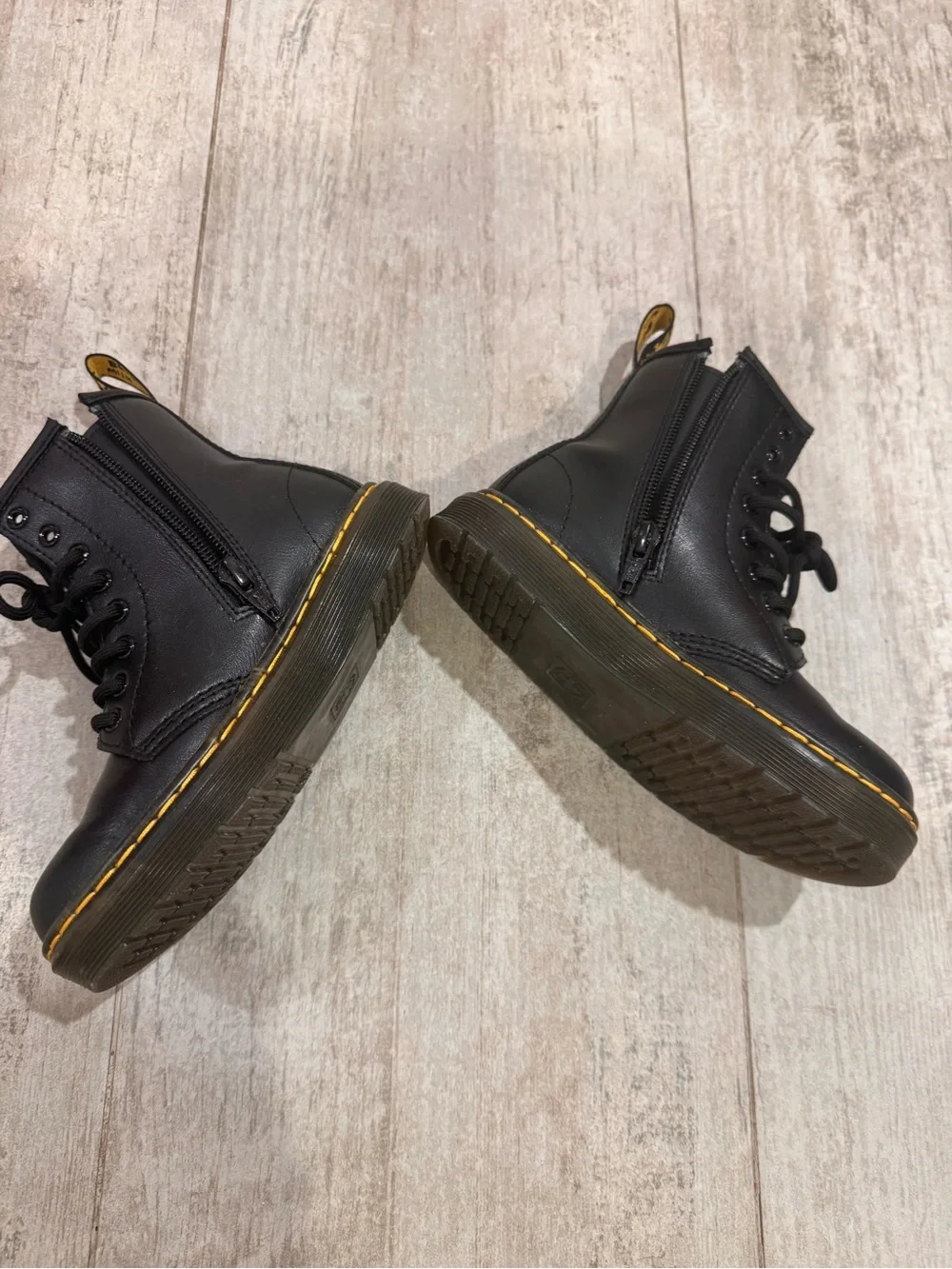 Dr. Martens classic black