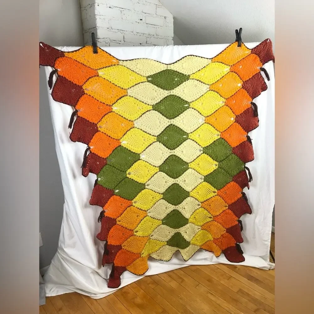 Vintage 70’s Hand Knit Fringe Scalloped Blanket