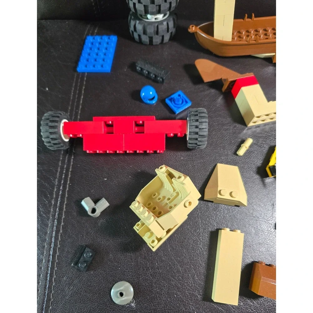 Lego assorted pieces