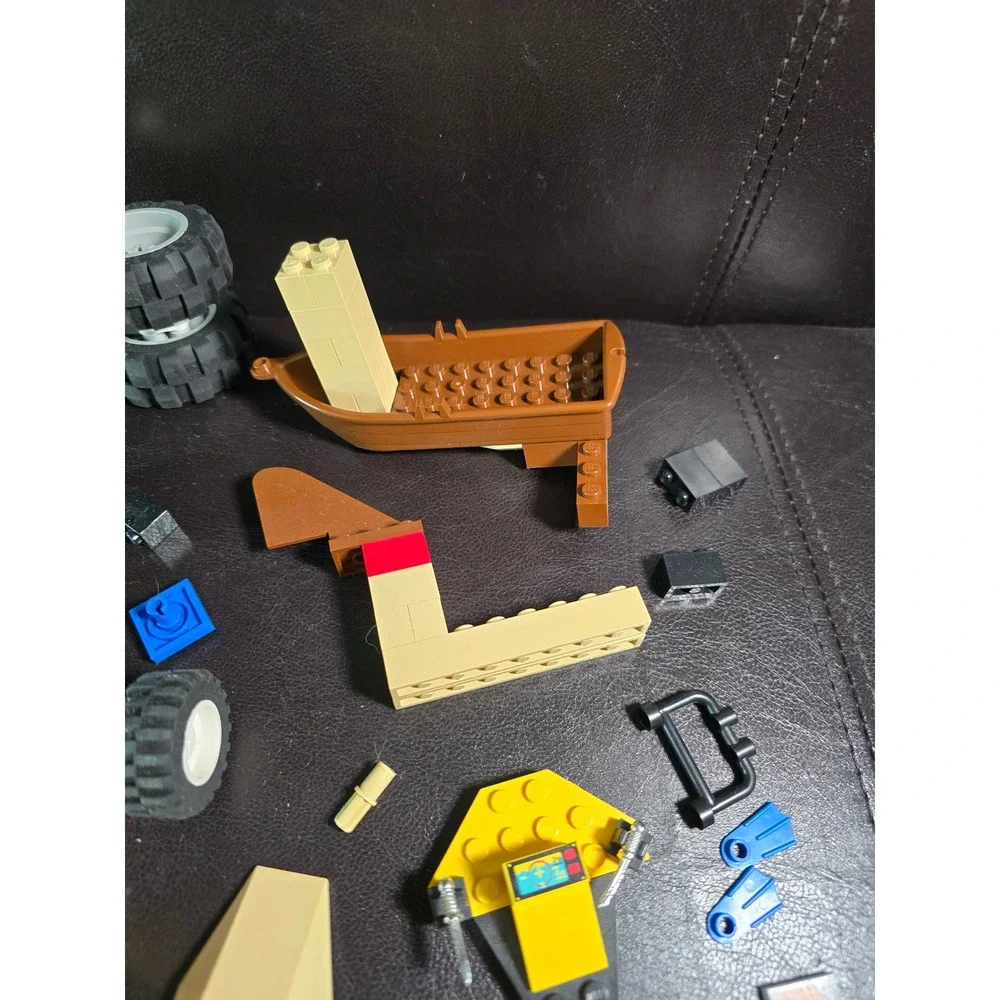 Lego assorted pieces