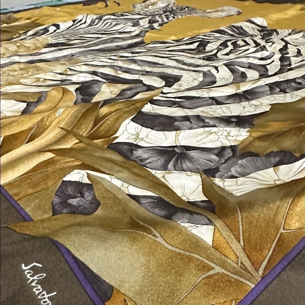 Salvatore Ferragamo elegant scarf