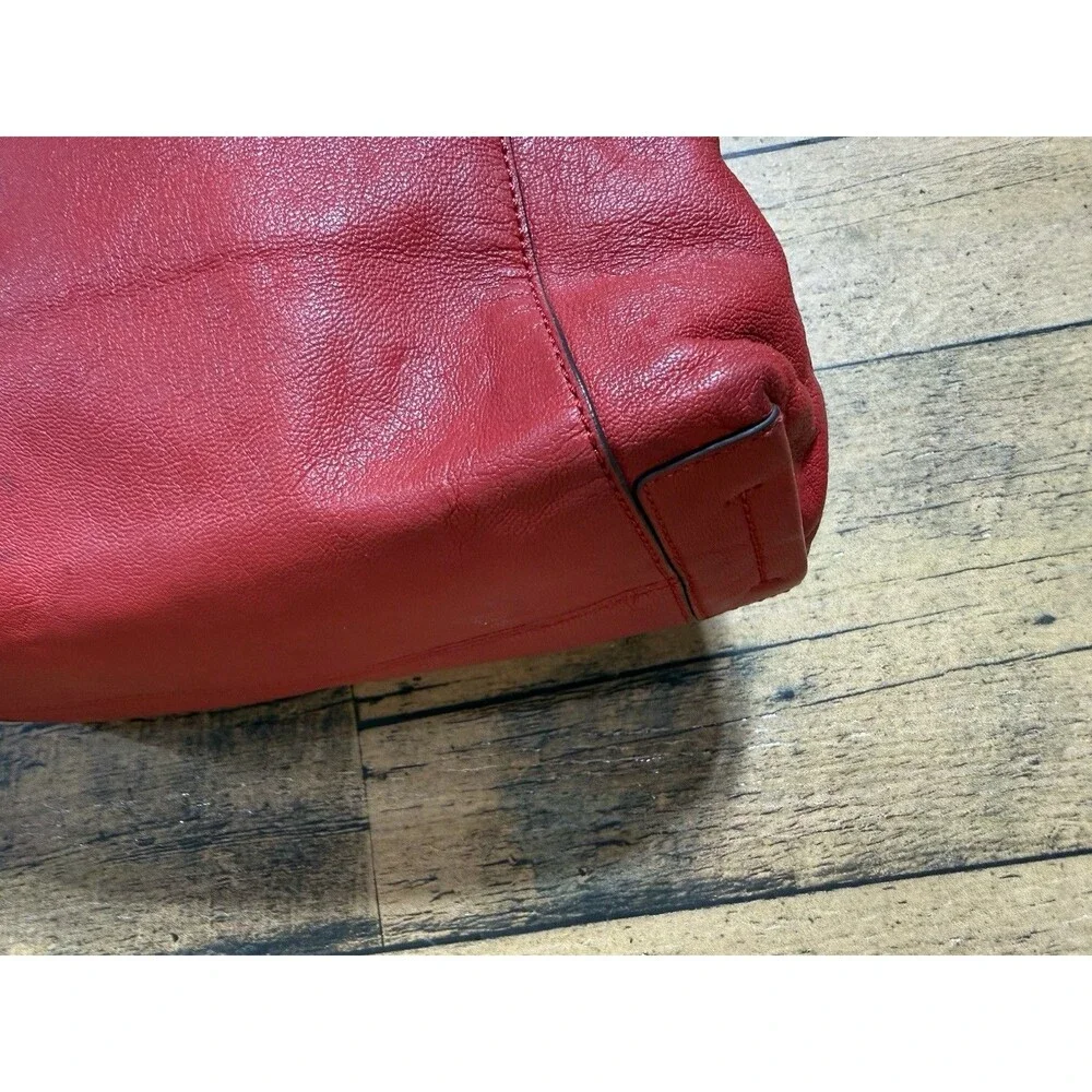 Michael Kors detail red
