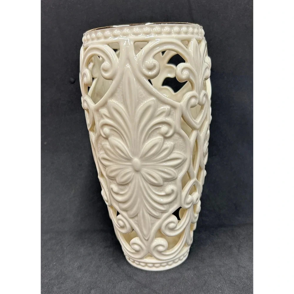 Lenox Classic Scroll Pierced Vase Ivory Fine China Gold Trim 8.25 inch 6125751