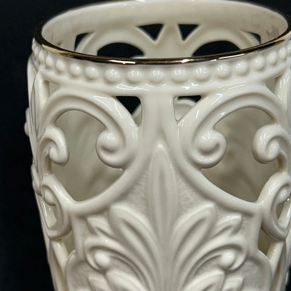 Lenox classic scroll