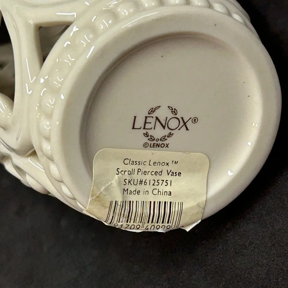 Lenox classic scroll