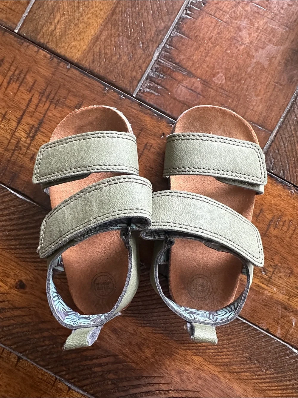 CROCS pairs wonder kids