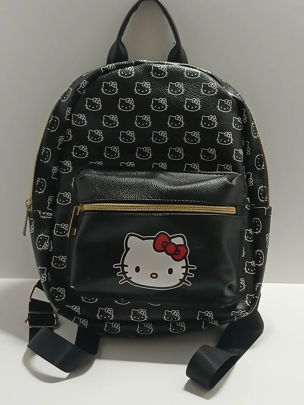Hello Kitty charming black