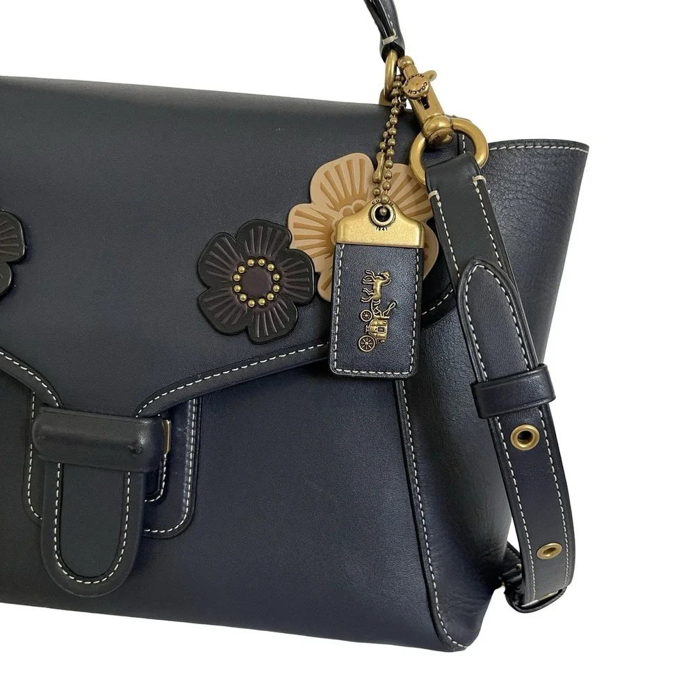 Coach features 1941