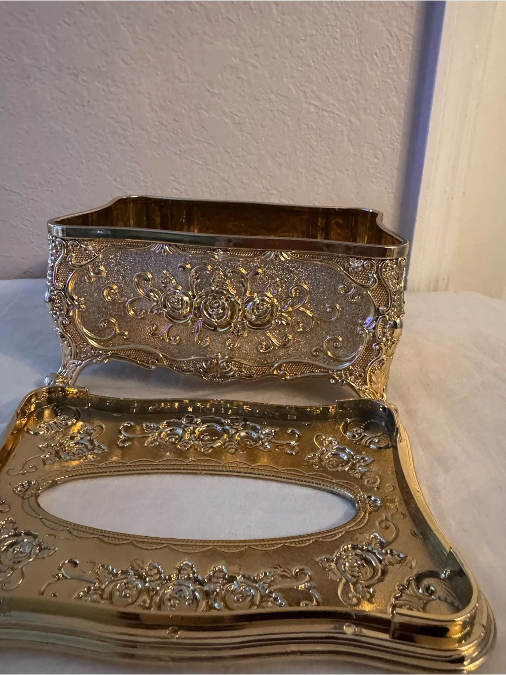 N/A elegant gold