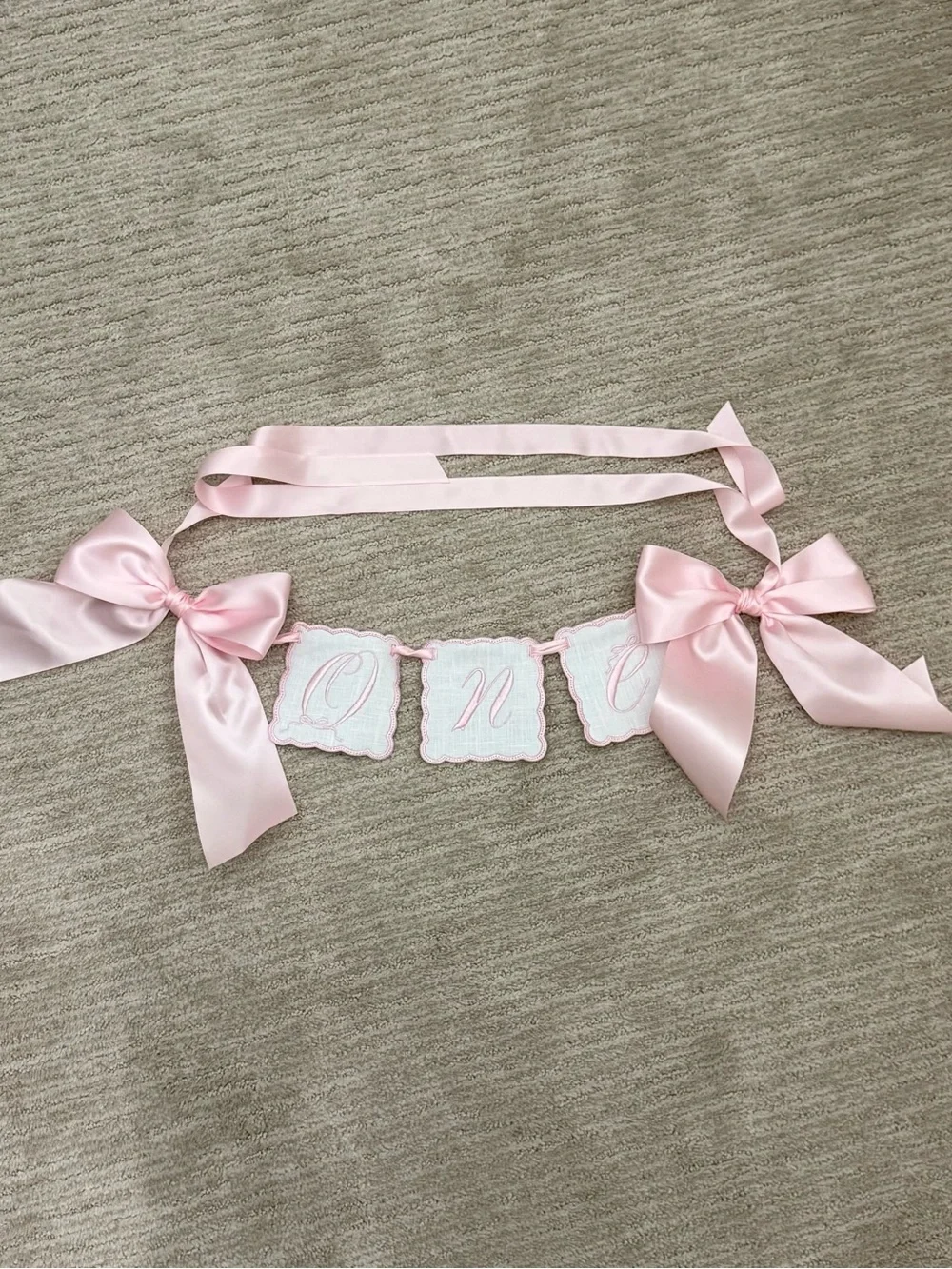 1st First Birthday High Chair Banner Embroidered Pink & White