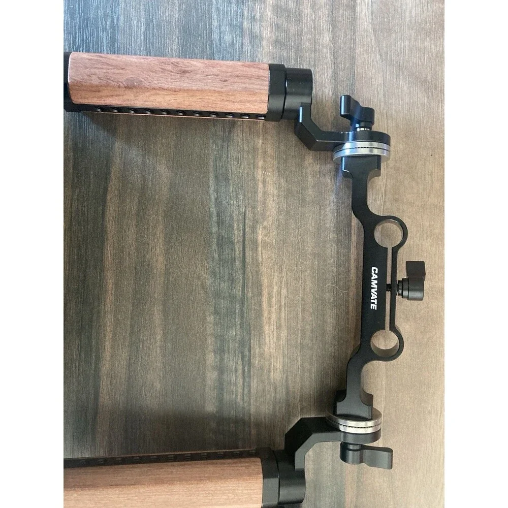Camvate sets handgrip