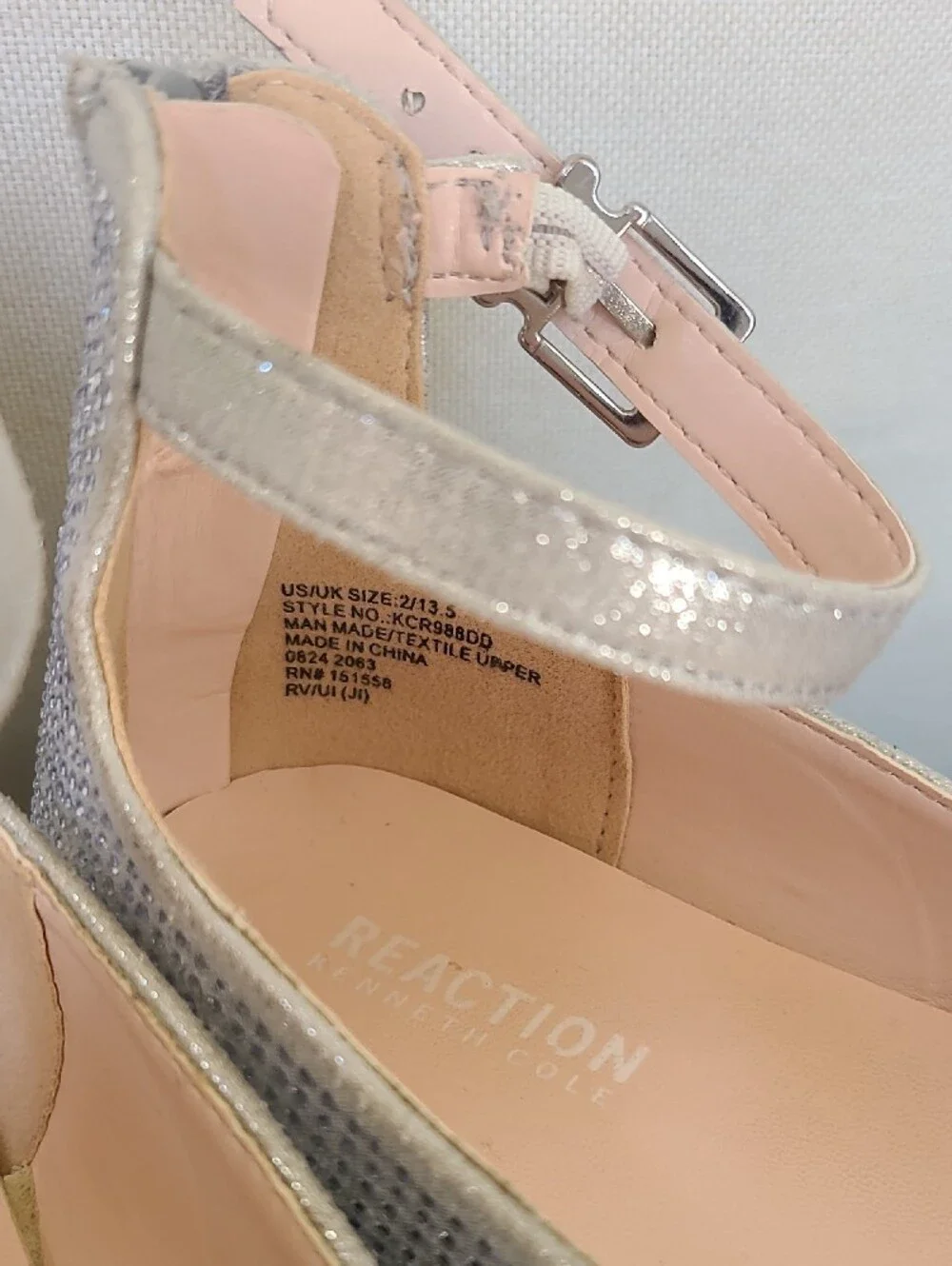 Reaction Kenneth Cole very clean