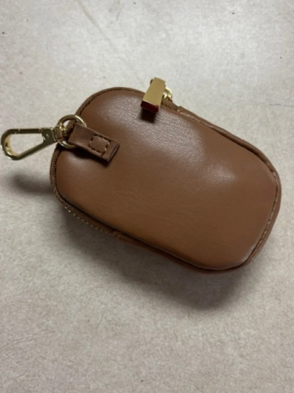 Steve Madden (NWOT) coin, AirPods, key pouch