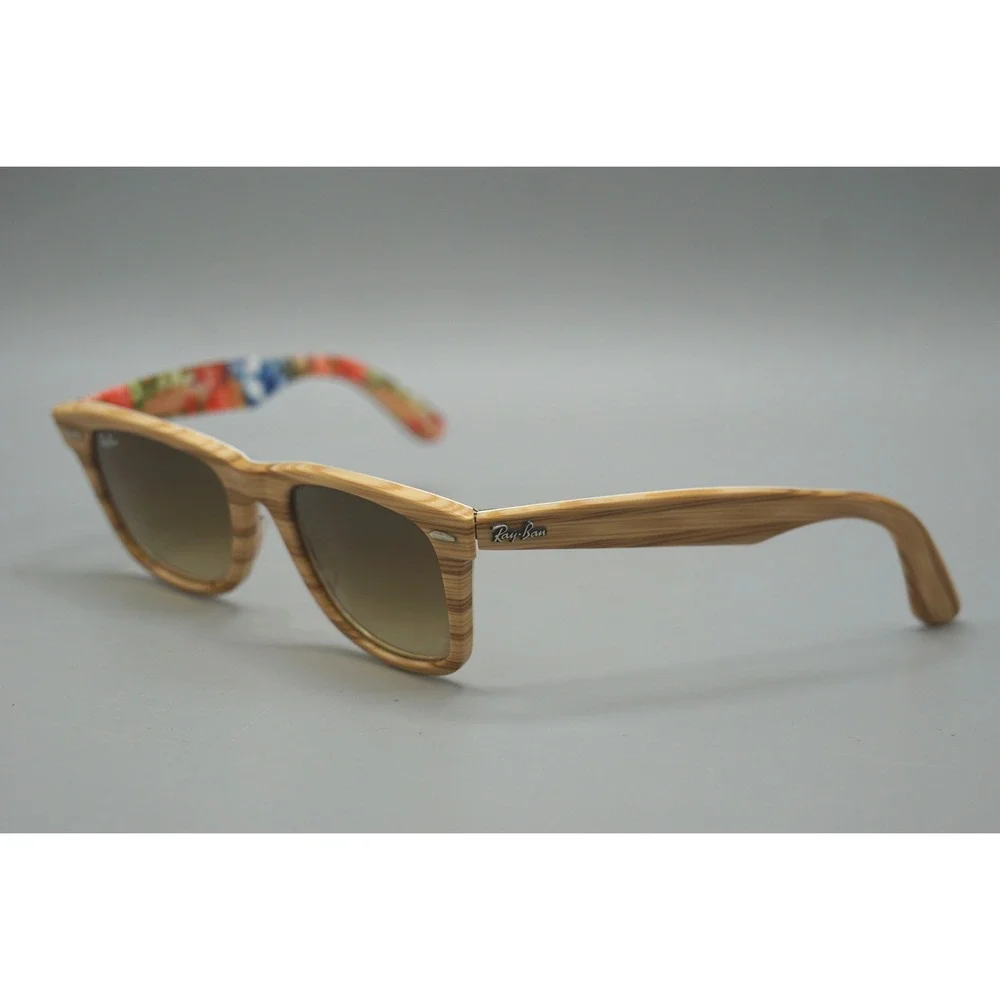 Ray-Ban unique wayfarer feature