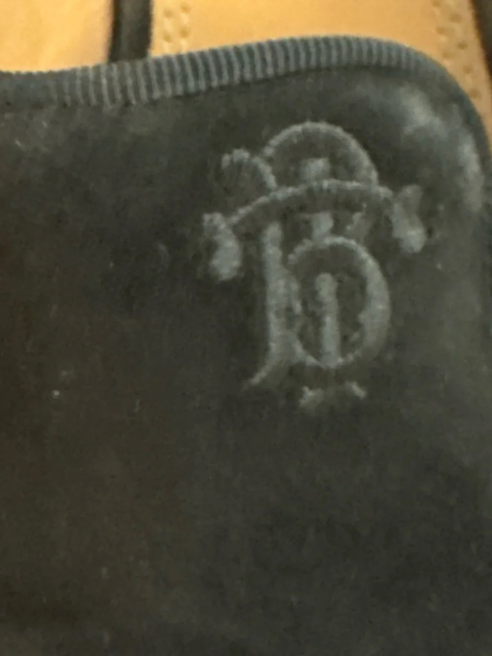 Tory Burch detail soft comfort