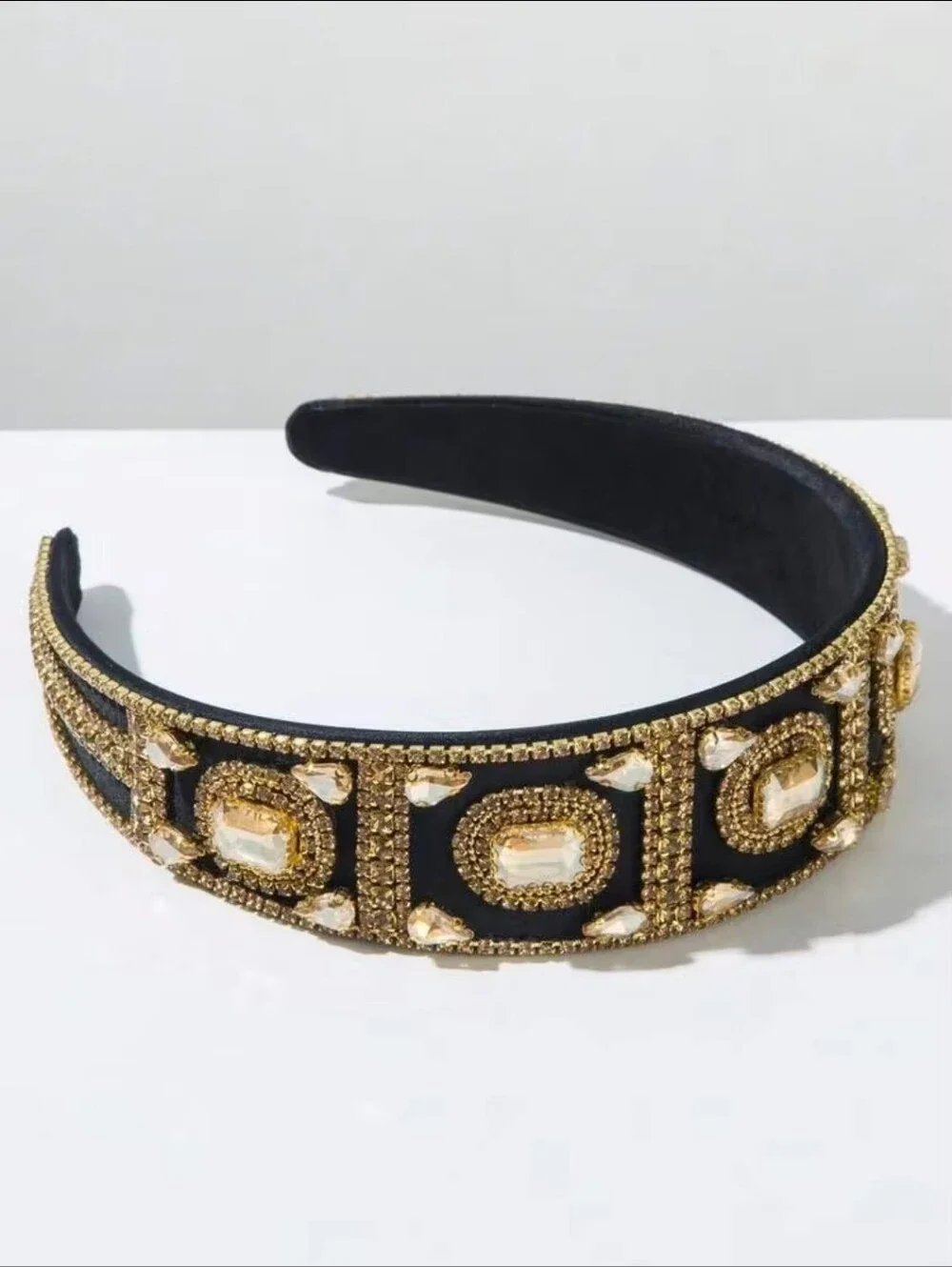 N/A luxurious black