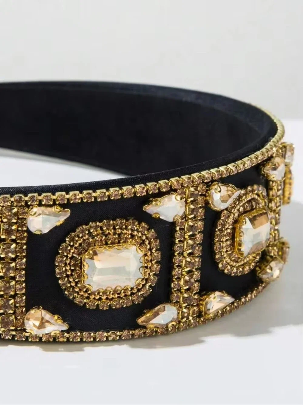 N/A luxurious black