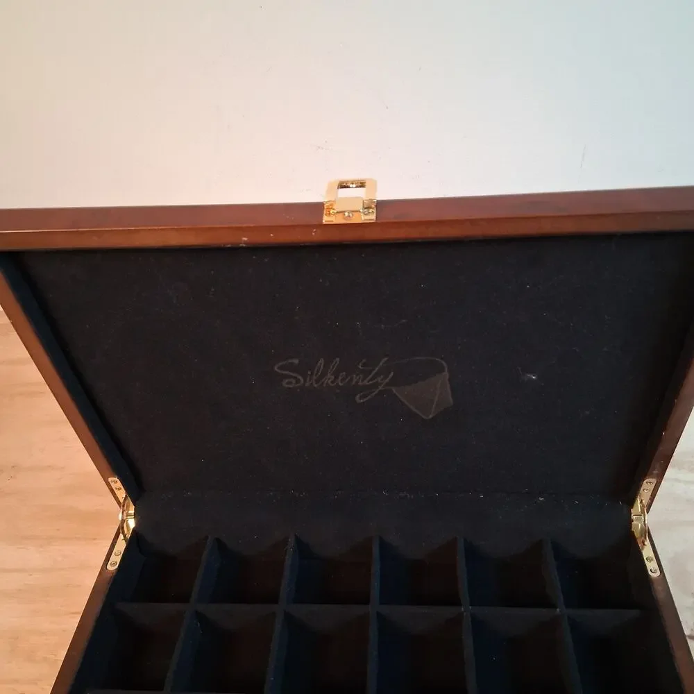 Silkenty wooden jewelry