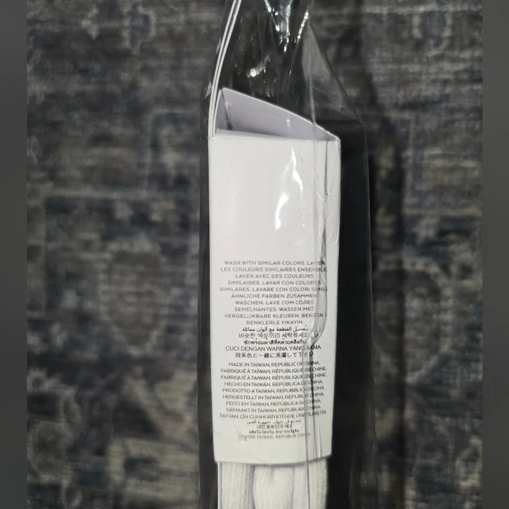 ALO Yoga soft breathable