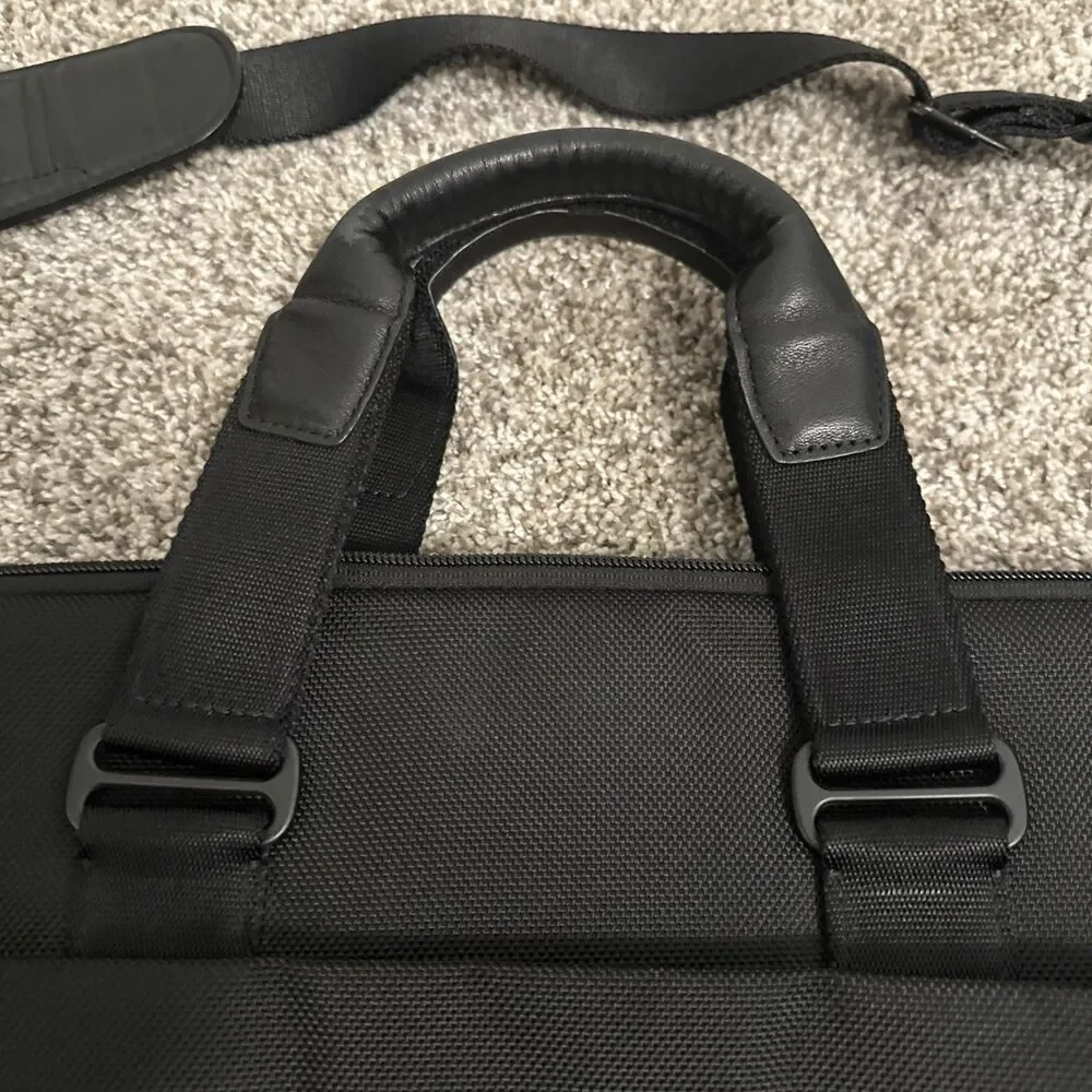 Tumi tech expandable