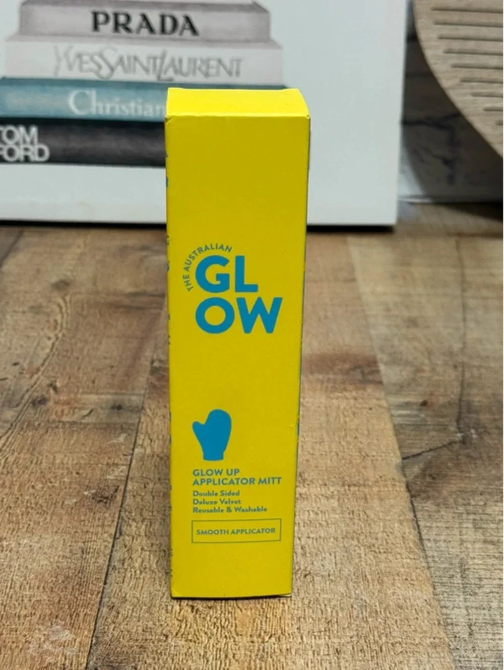 Glow up applicator mitt tanning mitten new in box