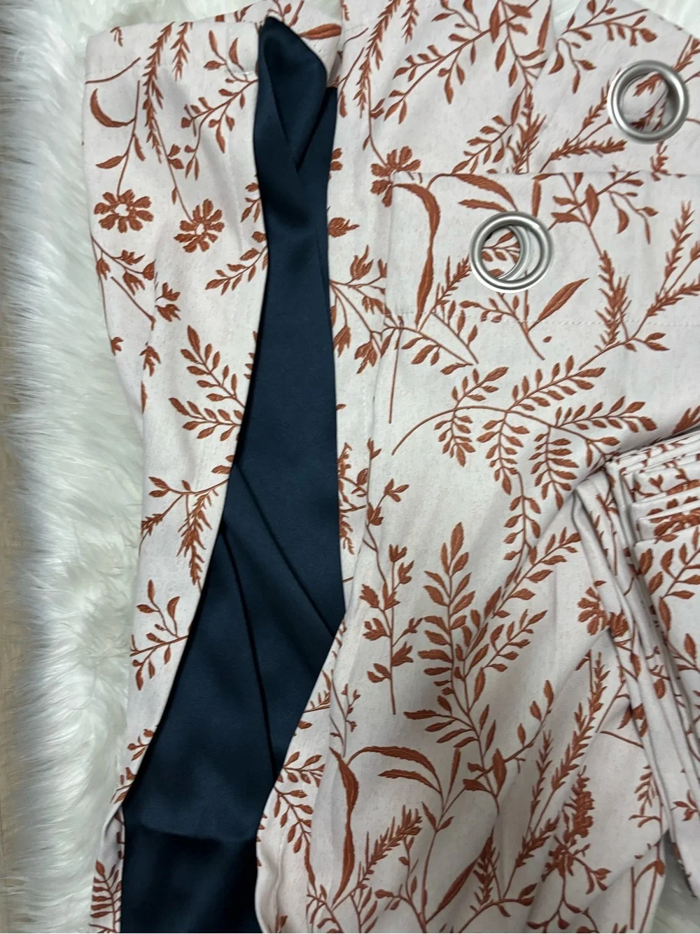 N/A elegant cream
