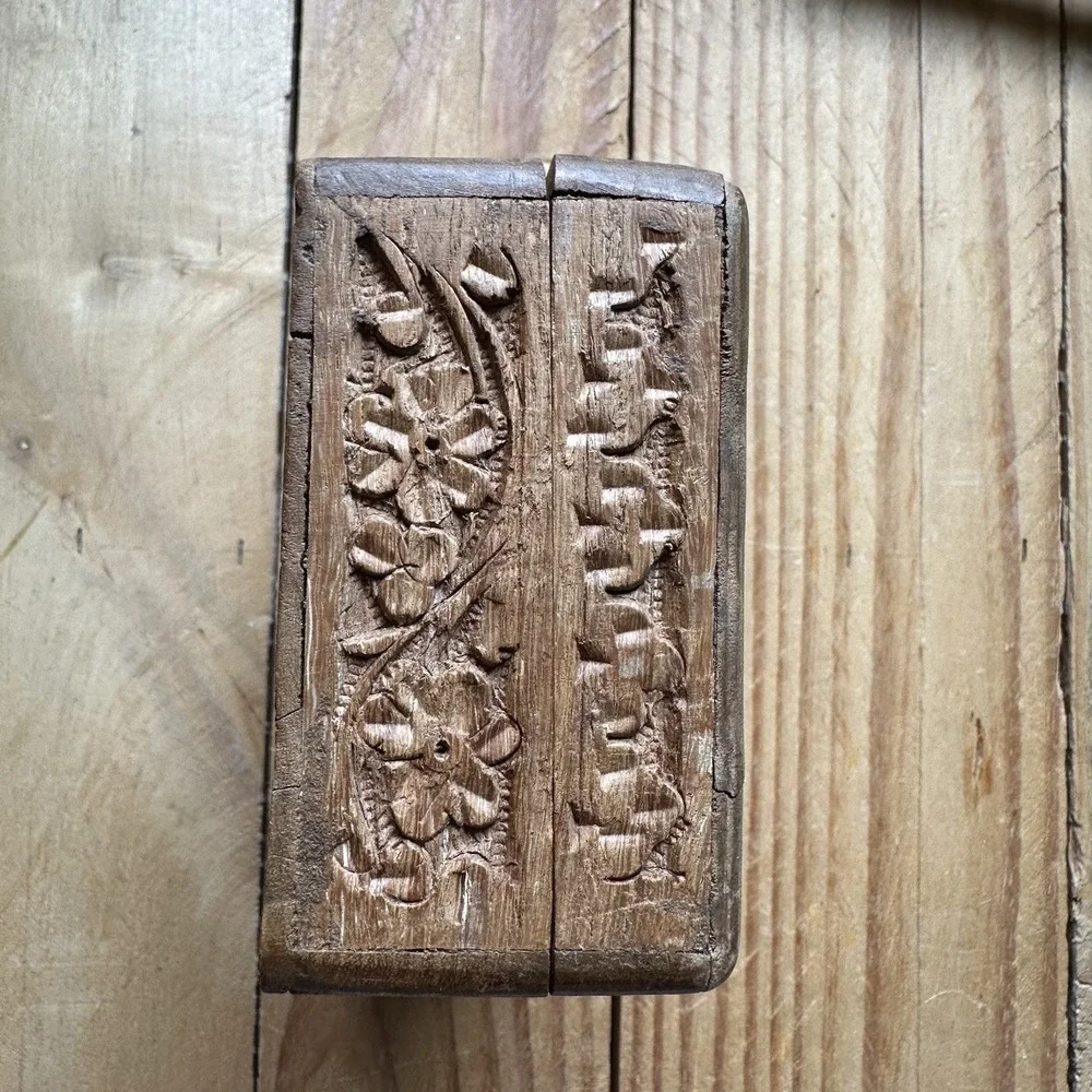 The Unbranded Brand vintage carved