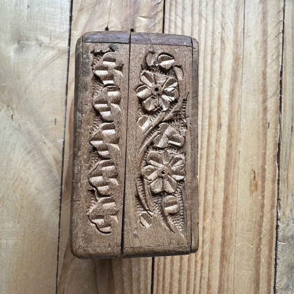 The Unbranded Brand vintage carved