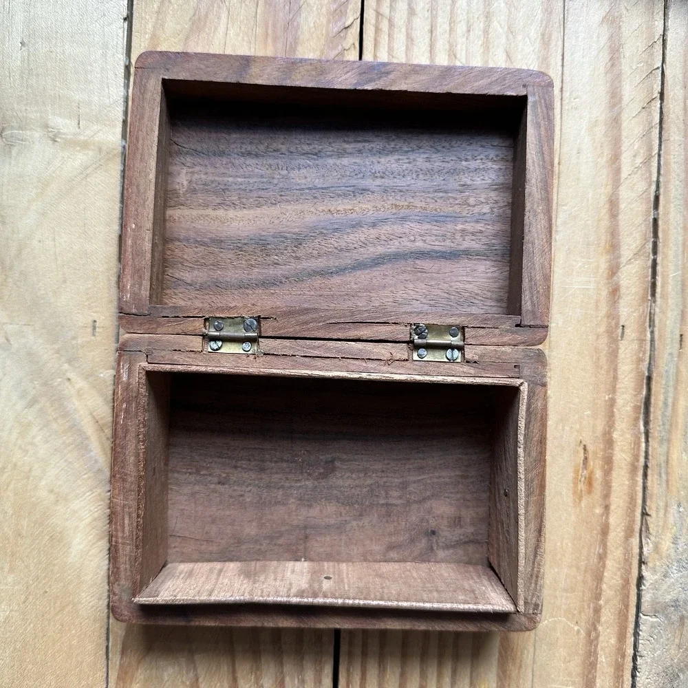 The Unbranded Brand vintage carved