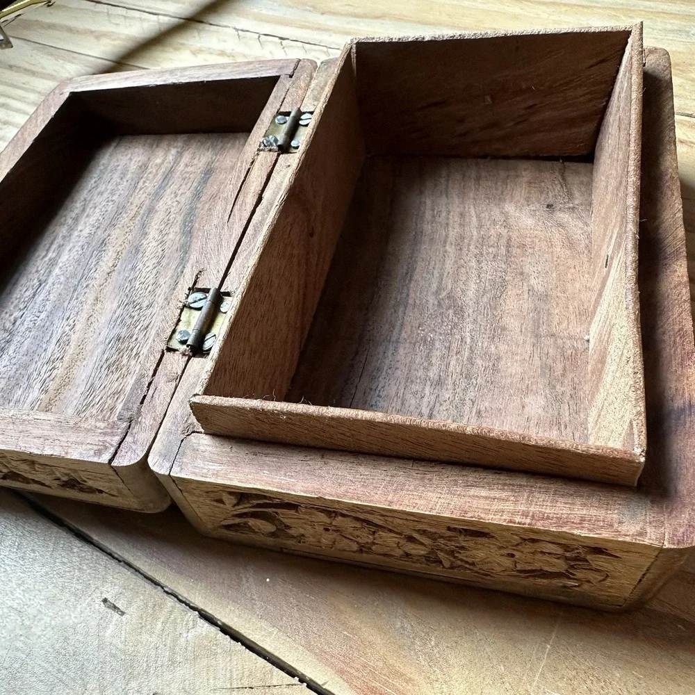 The Unbranded Brand vintage carved