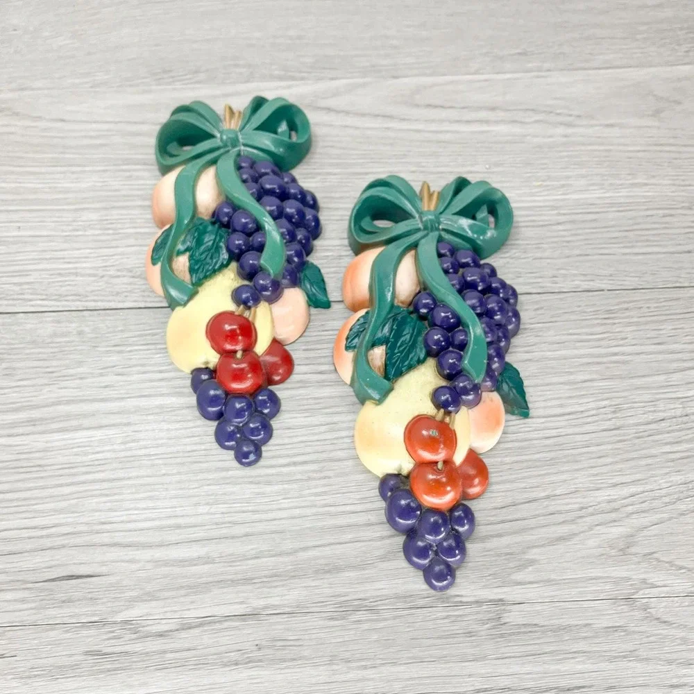 Vintage Kitsch Fruit Wall Plaques: Retro Kitchen Decor, Set‎ of 2