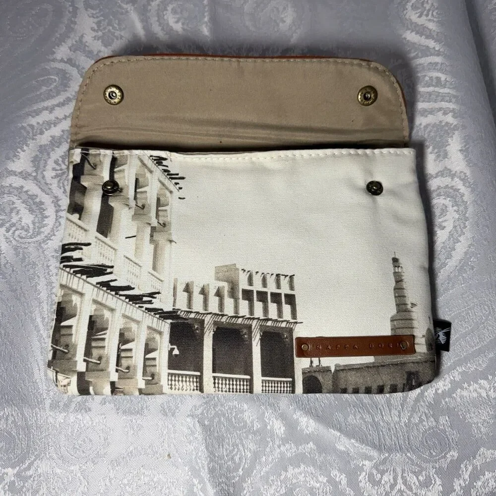 Qatar Airways Nappa Dori Business Class Amenity Pouch, VGC