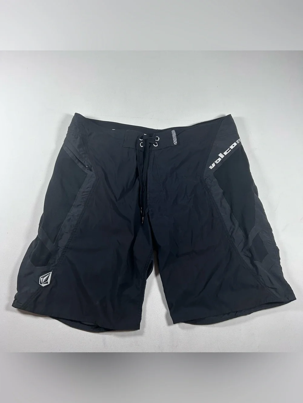 Volcom Amphibulator boardshorts Swimming Trunks size 38 Men’s Skate Hybrids
