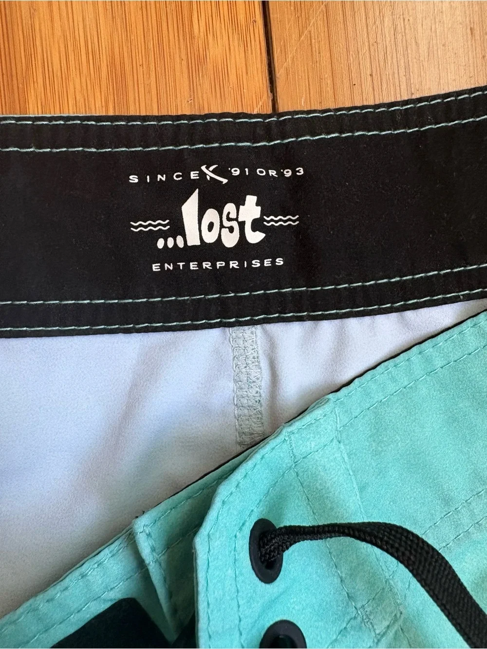 Lost blue green