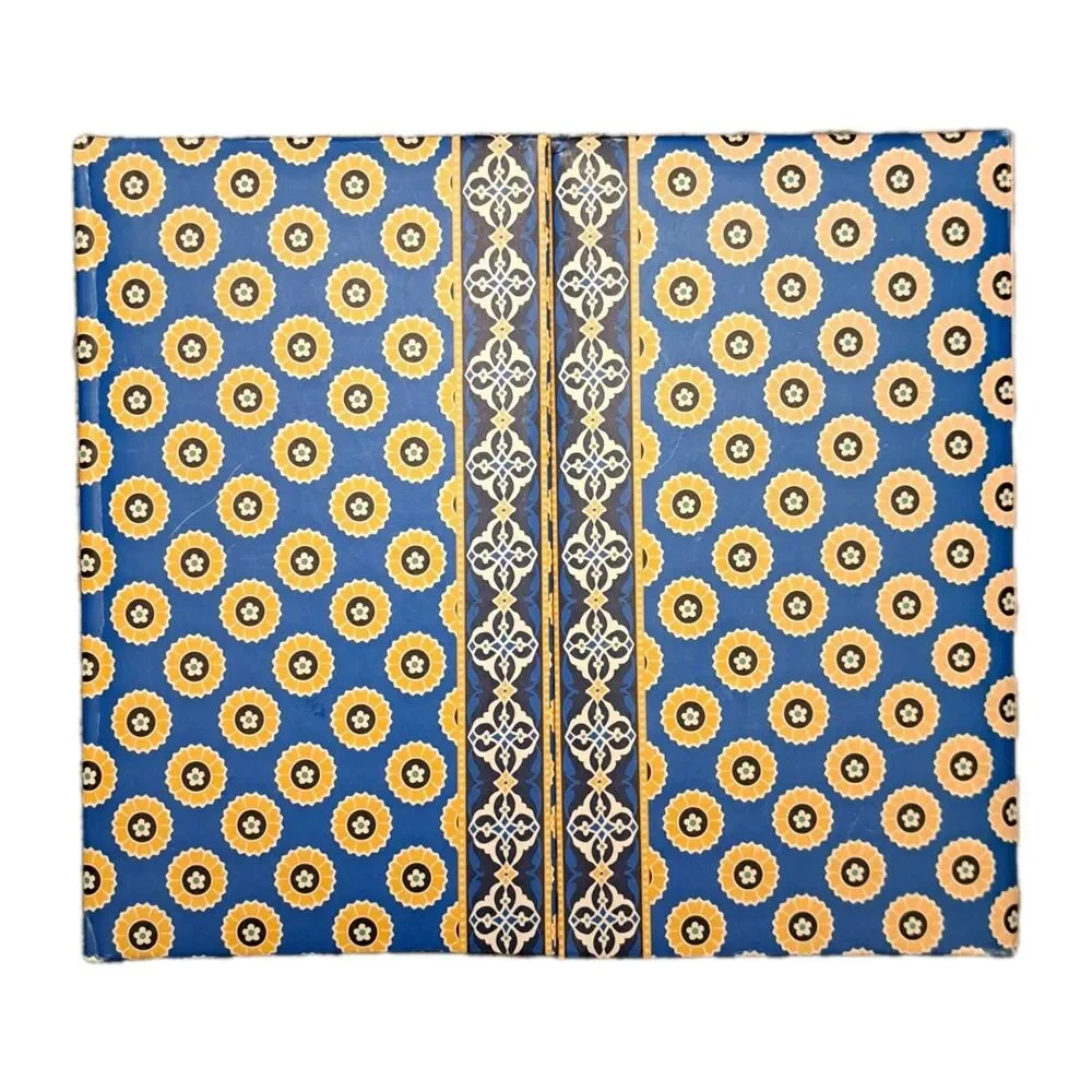 Vera Bradley Weekdays Note book set with pen riviera blue pattern Magnet Closure
