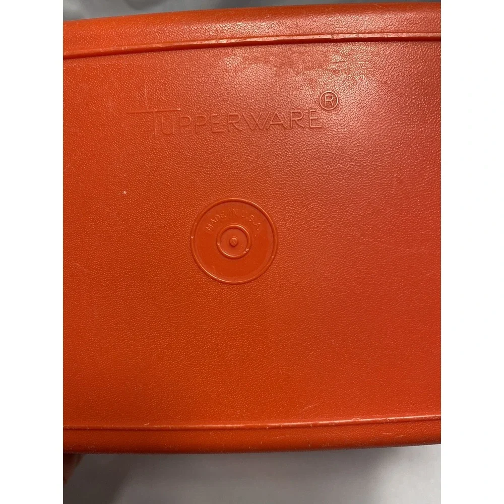 Tupperware vintage red