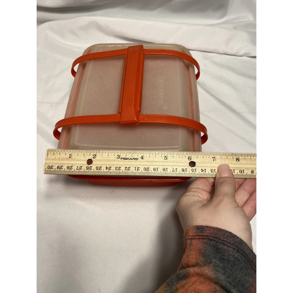 Tupperware vintage red