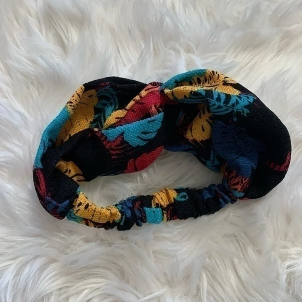 N/A black multicolored