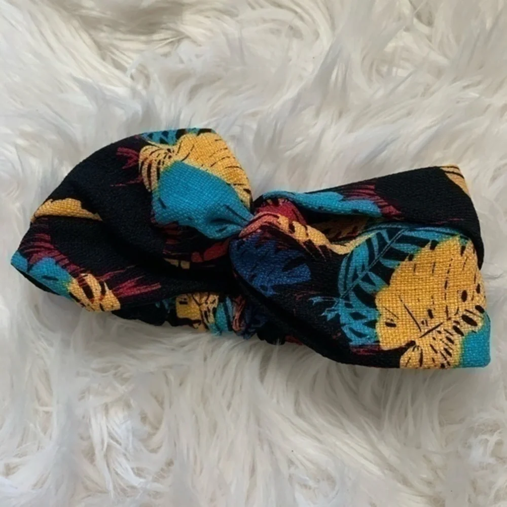 N/A black multicolored