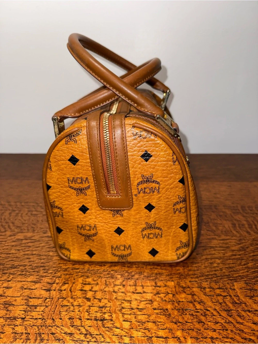 MCM cognac visetos