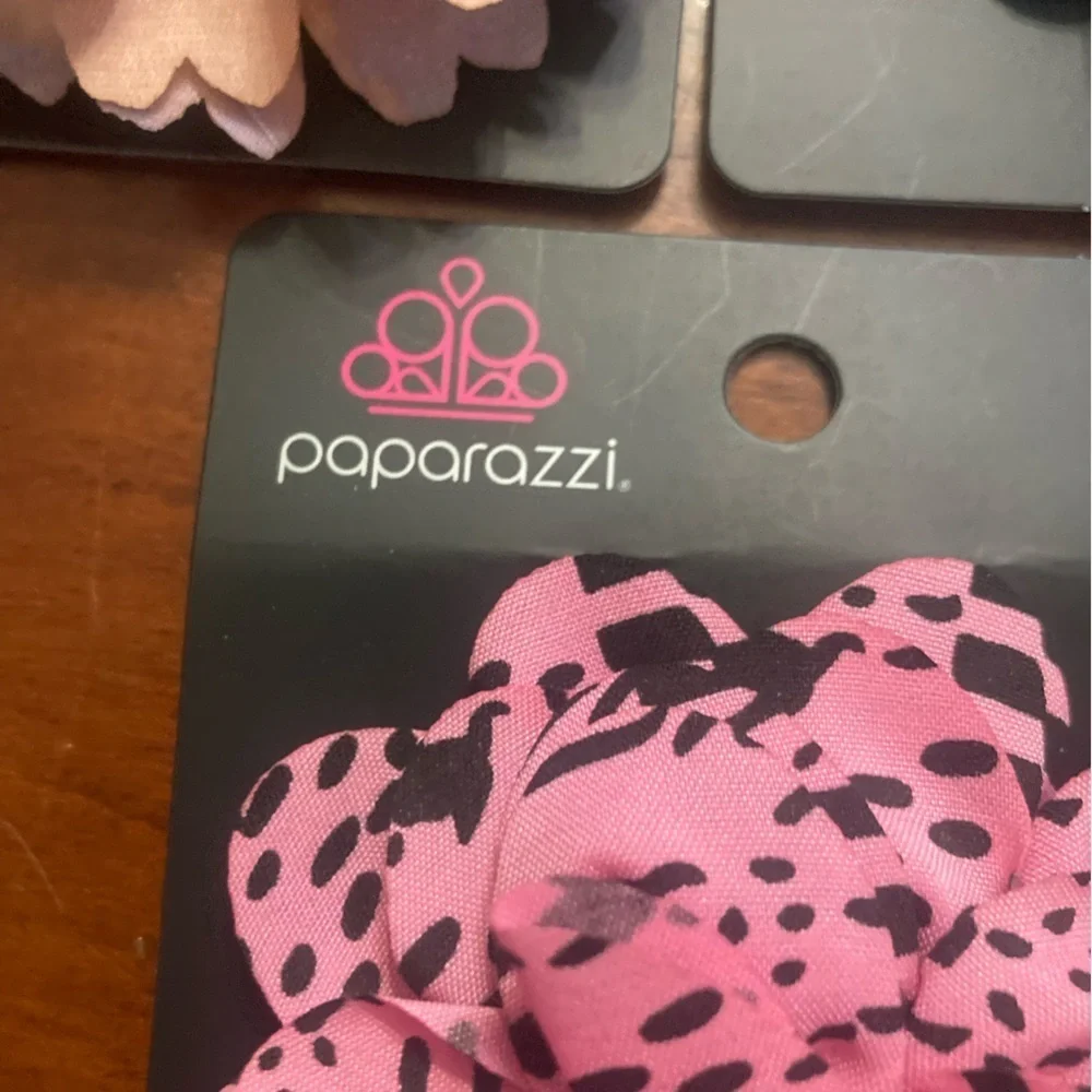 paparazzi floral hair
