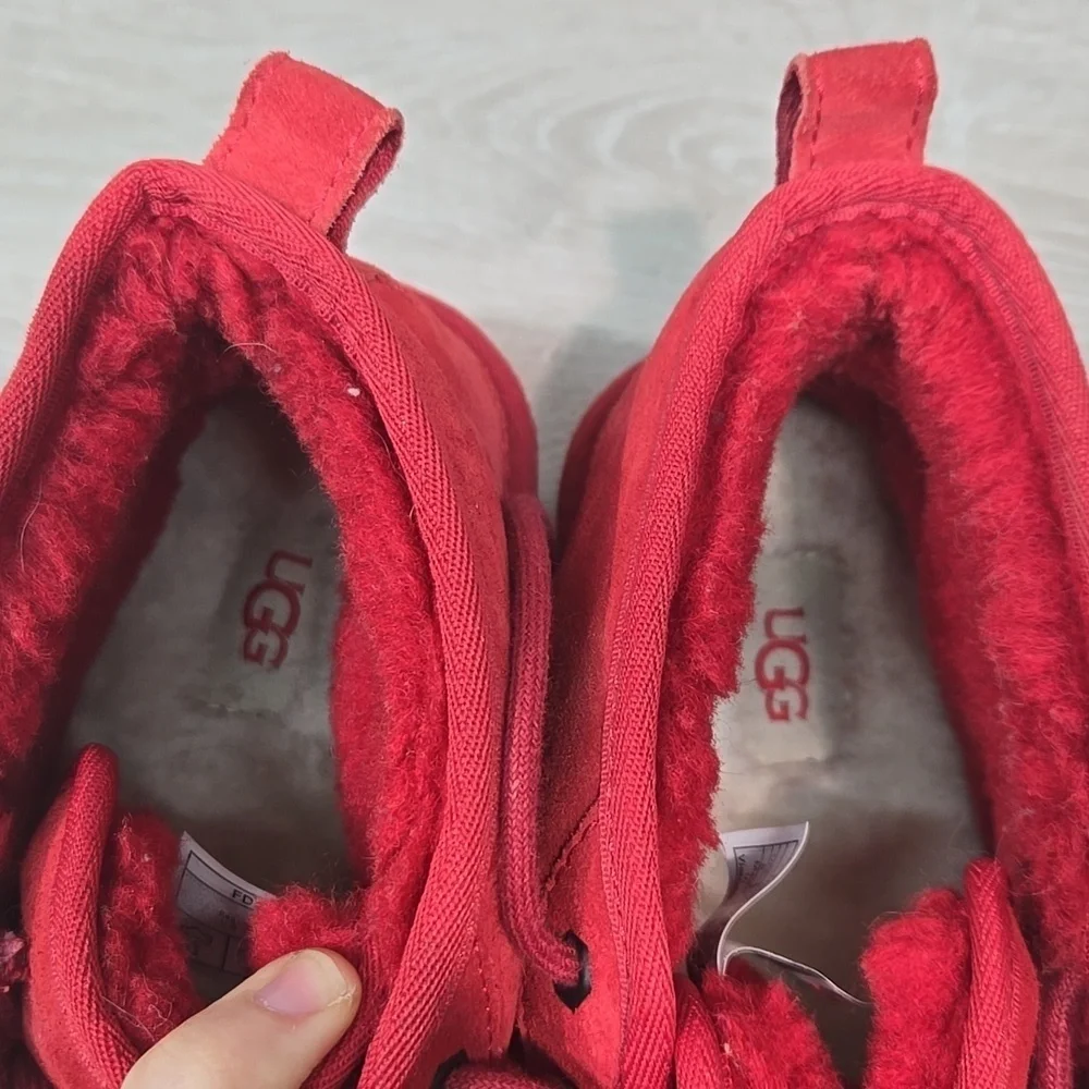 UGG one string