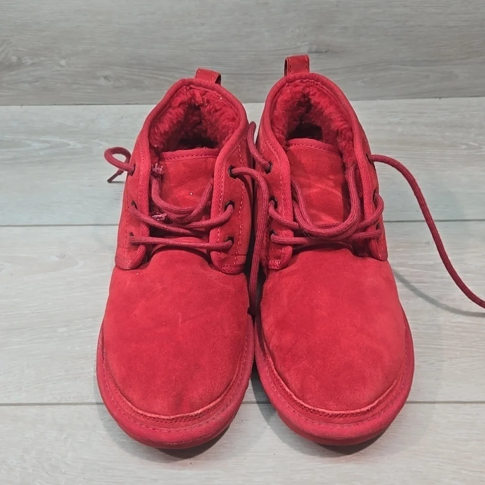 UGG one string