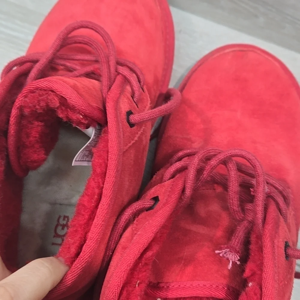 UGG one string